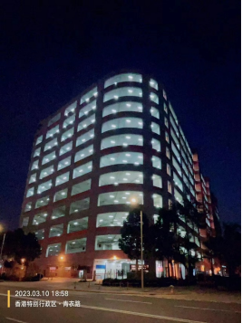 客戶香港倉(cāng)庫(kù)的夜色大樓與包裝流水線順利完成調(diào)試后，我們的技術(shù)人員從深圳灣口岸返回。